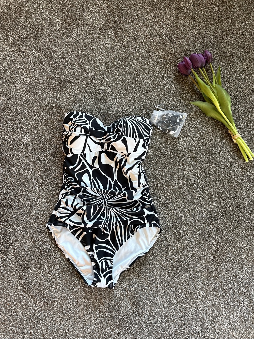 Black and White Floral Women’s One-Piece Swimsuit